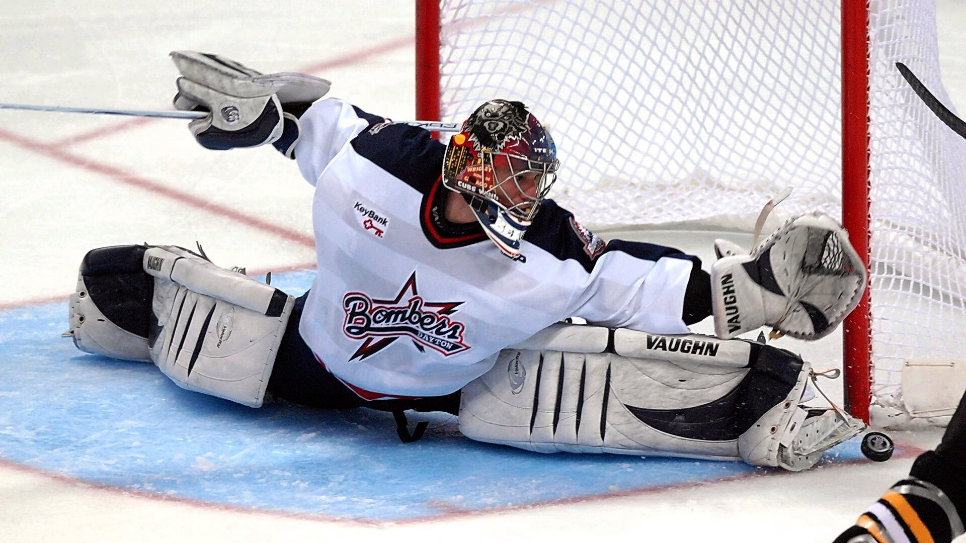 开云体育-赛道已无兄弟，诺里斯单骑点亮银石